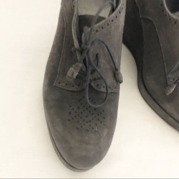 Stuart Weitzman 8.5 M suede Oxford wedge - Picture 5 of 10